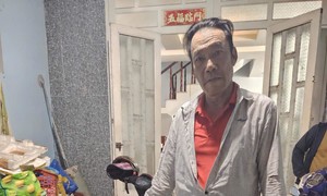 TPHCM: Bắt nhanh gã đàn ông nhẫn tâm lừa đảo chiếm đoạt tài sản của người lớn tuổi bán vé số