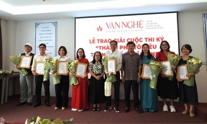 Trao giải cuộc thi ký "Thành phố tôi yêu, thành phố nghĩa tình"