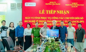 Những món quà nghĩa tình đến với Khánh Hòa