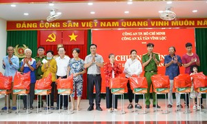 Công an xã Tân Vĩnh Lộc: Tổ chức chương trình “Tết Độc lập - Ấm tình dân”