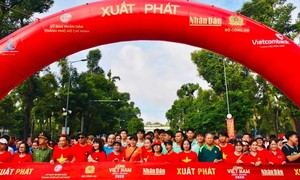 Công an TPHCM hưởng ứng hoạt động đi bộ “Cùng Việt Nam tiến bước” năm 2026