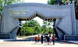 "Hành trình tri ân - về miền đất lửa" của cán bộ Tuyên giáo và báo chí TPHCM