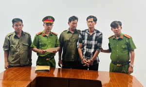 Người đàn ông bị bắt sau một năm dùng kéo gây thương tích cho người khác