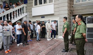 Thể hiện trách nhiệm, nhân văn và kỷ cương trong công tác quản lý xuất nhập cảnh