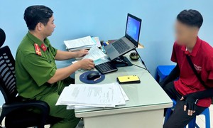 TPHCM: Cố ý báo thông tin giả bị cướp điện thoại, cặp đôi bị Công an xã Hưng Long xử lý