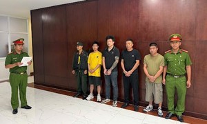 Công an TPHCM: Khởi tố 4 người nước ngoài vận chuyển gần 18.000 bao thuốc lá điếu nhập lậu