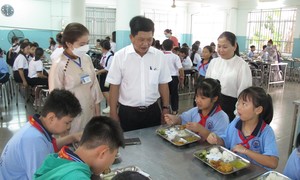 Ra mắt mô hình Tick xanh trách nhiệm suất ăn trường học