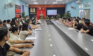 Công an xã Bình Hưng: Tổ chức cho các cơ sở kinh doanh có điều kiện về ANTT ký cam kết PCTP và tệ nạn ma túy