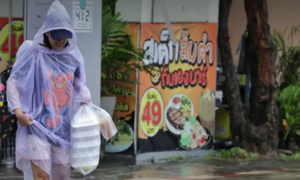 Lũ lụt tại Bangkok khiến doanh thu nhà hàng sụt giảm 80%