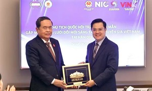 Chủ tịch Quốc hội gặp các thành viên Mạng lưới Đổi mới sáng tạo và chuyên gia Việt Nam tại Hàn Quốc