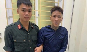 Công an tuần tra bắt quả tang đối tượng vừa trộm 29 điện thoại iPhone
