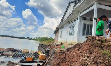 Cận cảnh vụ sạt lở khiến 15 hecta đất, 13 căn nhà bị nhấn chìm trên sông Cổ Chiên