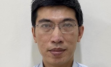 Bắt tạm giam ông Nguyễn Quang Linh về tội nhận hối lộ