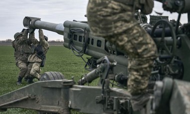 Ukraine đang đàm phán để có được tên lửa và máy bay chiến đấu