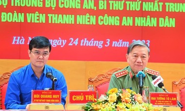 Bộ trưởng Tô Lâm đối thoại với đoàn viên, thanh niên Công an nhân dân