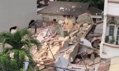Khẩn trương tìm kiếm cứu nạn người nghi mắc kẹt trong căn nhà bị sập ở TPHCM