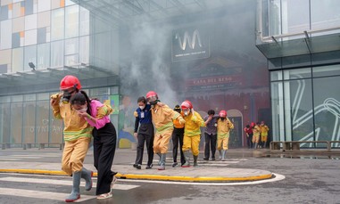 Diễn tập chữa cháy và CNCH tại trung tâm thương mại Thiso Mall