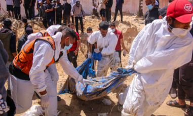 Phát hiện ngôi mộ tập thể chứa gần 300 thi thể ở bệnh viện Gaza