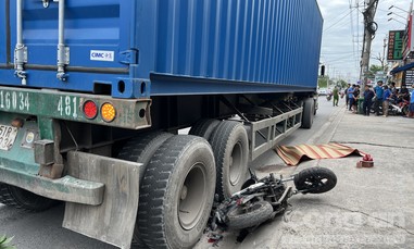 Xe container cán tử vong người đi xe máy trên đường Nguyễn Duy Trinh