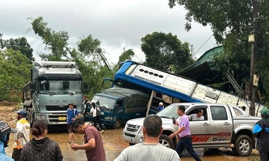 Vụ sạt lở ở Hà Giang: Phát hiện thêm vết nứt lớn, khẩn trương di dời người dân