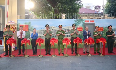 Công an TPHCM khánh thành công trình bích họa Việt Nam tươi đẹp thứ 16