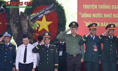 Hình ảnh Lễ an táng hài cốt liệt sỹ tại Nghĩa trang liệt sỹ TPHCM