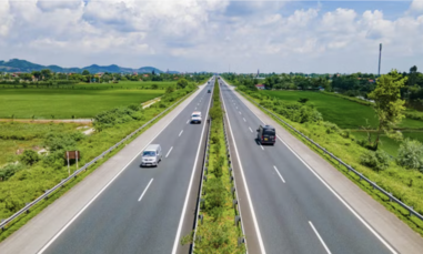 Sẽ có các giải pháp tổ chức giao thông trên cao tốc giúp tài xế thực hiện đúng quy định về khoảng cách