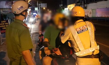 Bài 1: Khi quán nhậu trở thành "điểm chốt chặn" đầu tiên