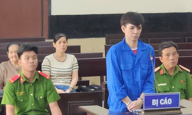 Đâm 3 người thương tích nặng do ghen tuông, người đàn ông lãnh 19 năm tù