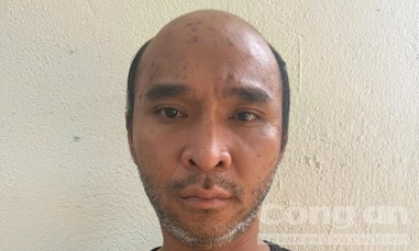 ‘Ca sĩ’ đoàn lô tô biểu diễn xong đi cướp giật tài sản của người nước ngoài