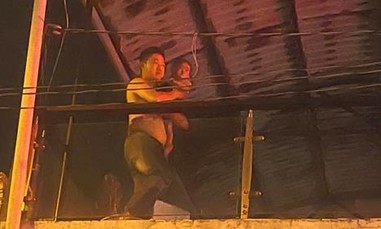 Bộ trưởng Lương Tam Quang khen ngợi hành động dũng cảm của cán bộ Công an TPHCM cứu người trong đám cháy