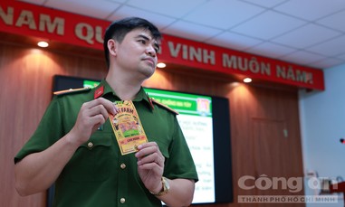 Công an TPHCM: Trang bị kiến thức nhận diện bánh quy cần sa, vape tẩm ma túy cho giáo viên