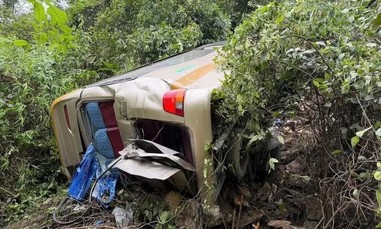 Xe khách lao xuống vực sâu gần 100m, 2 người tử vong, nhiều người bị thương nặng