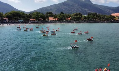 Hội thi đua bè truyền thống ở Côn Đảo: Tái hiện lịch sử vượt ngục huyền thoại của các chiến sĩ cách mạng