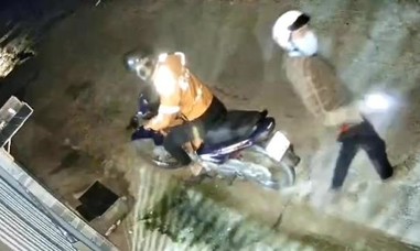 Công an TPHCM bắt nhanh hai đối tượng cạy cửa nhà dân trộm két sắt