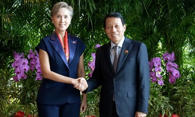 Bộ trưởng Lương Tam Quang hội đàm với Bộ trưởng Bộ Phát triển số và Thông tin Singapore