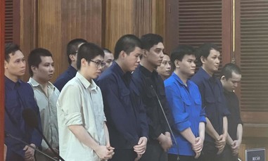 'Khủng bố' người vay để đòi nợ, 16 nhân viên Công ty Luật Power Law lãnh án