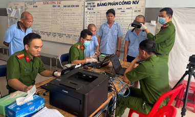 Công an TPHCM: Tăng tốc cấp căn cước cho nhân khẩu đặc thù, người bị trục xuất