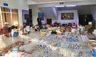 TPHCM: Từ 10 nỏ thủy tinh, lần ra đường dây sản xuất hơn 100.000 dụng cụ phục vụ sử dụng ma túy