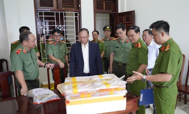 Triệt phá đường dây ma túy hoạt động liên tỉnh, thu giữ gần 3kg 'hàng trắng'
