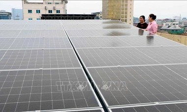 Ban hành Nghị định sửa đổi, bổ sung về cơ chế mua bán sản lượng điện dư đối với điện mặt trời mái nhà