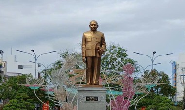 Tháng Tám, về thăm quê hương Bác Tôn
