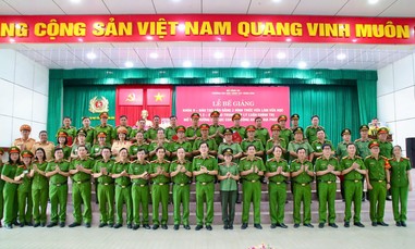 Trường Đại học Cảnh sát nhân dân bế giảng Khóa 9 hệ đào tạo văn bằng hai và 6 lớp Trung cấp lý luận chính trị