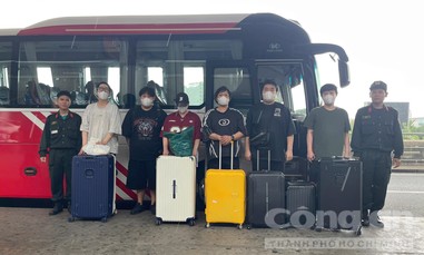 TPHCM: Trục xuất nhóm người nước ngoài vi phạm quy định về xuất nhập cảnh, cư trú tại Việt Nam