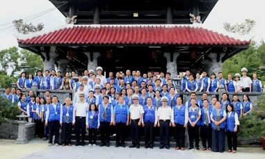 Đoàn đại biểu TPHCM tri ân các anh hùng liệt sỹ, thăm, tặng quà lực lượng vũ trang tại Côn Đảo