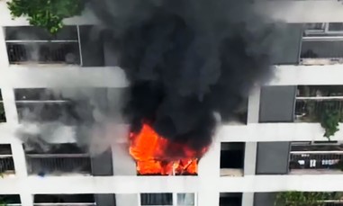 Video: Cháy tại căn hộ trên tầng 12 chung cư ở Hà Nội, Cảnh sát PCCC nhanh chóng dập tắt