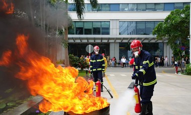 Diễn tập chữa cháy, cứu nạn trong tình huống cháy tòa nhà cao tầng tại TPHCM