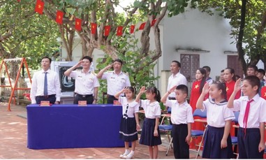 Khai giảng năm học mới tại Đặc khu Trường Sa: Gieo ước mơ, khát vọng cho thế hệ trẻ nơi đảo xa