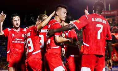 Công an TPHCM thắng thuyết phục Hà Nội FC 3-1 trong ngày ra quân V.League
