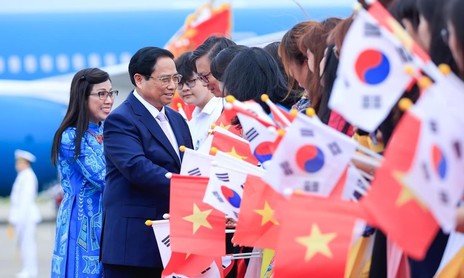 Thủ tướng Phạm Minh Chính đến thủ đô Seoul, bắt đầu chuyến thăm chính thức Hàn Quốc
